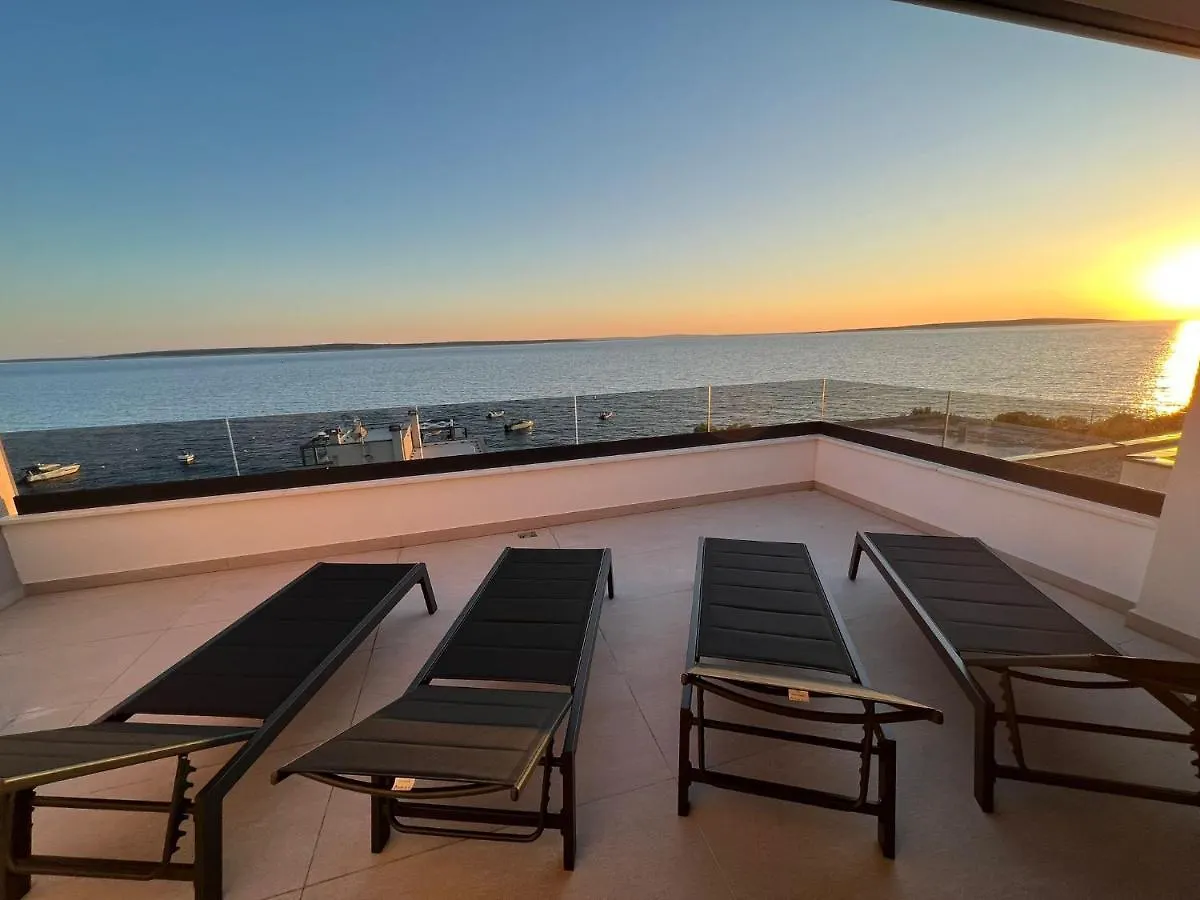 Luxury-Mandre Apartment