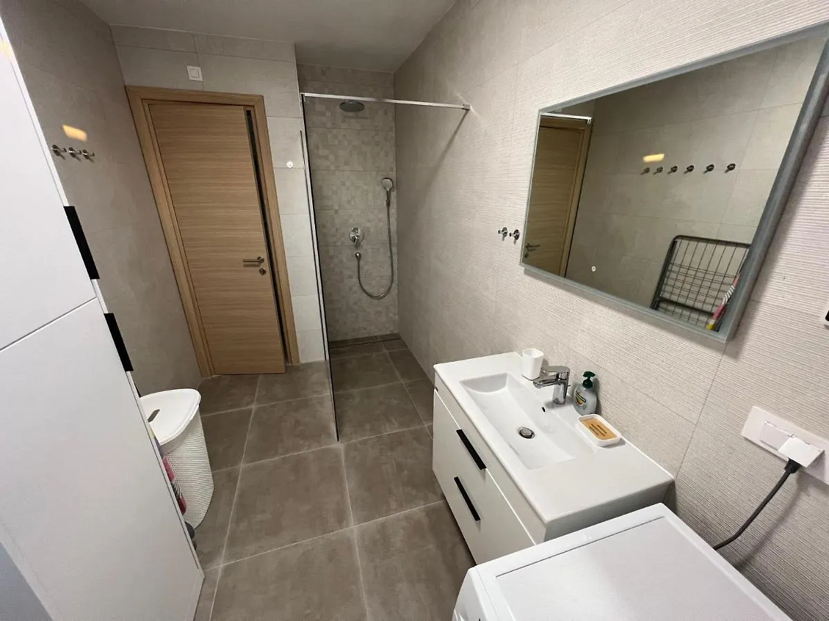 Luxury-Mandre Apartment